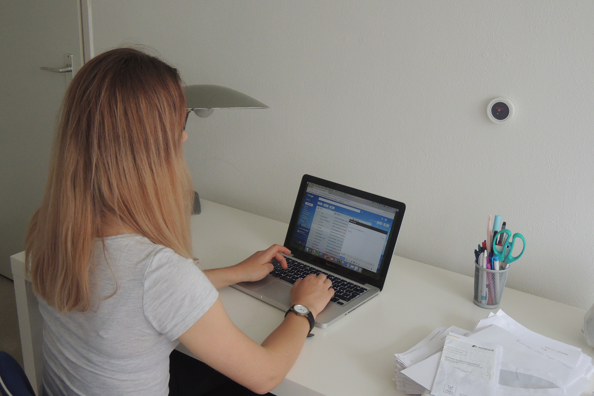 Sight model at desk
